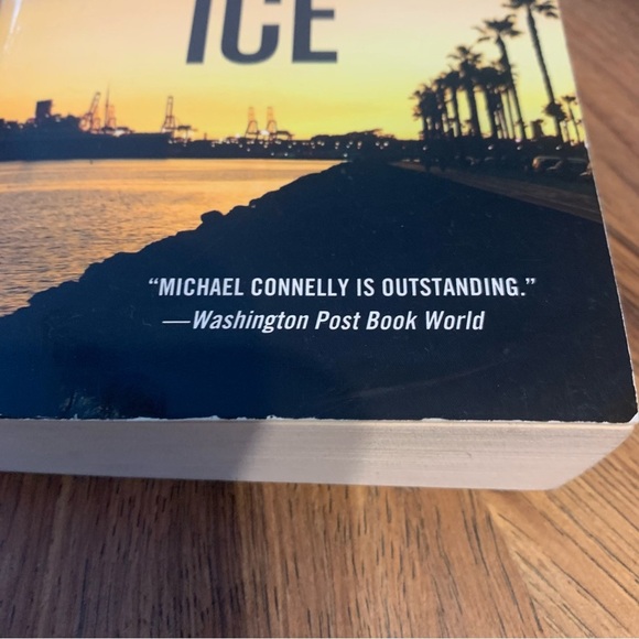 📚2/$12📚 Crime Fiction Book: The Black Ice by Michael Connelly - Picture 5 of 6